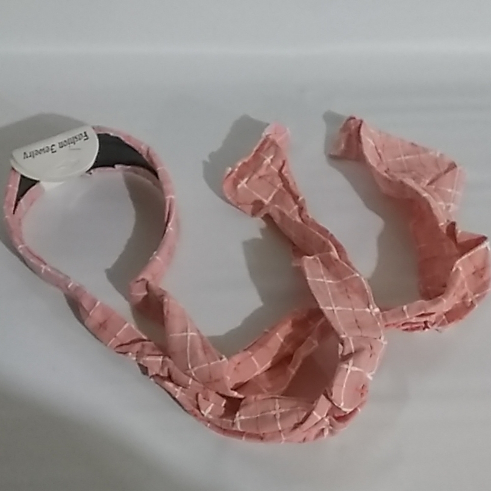 Set of 3 Different Horseshoe Hair Bands With Ties - Picture 5 of 6